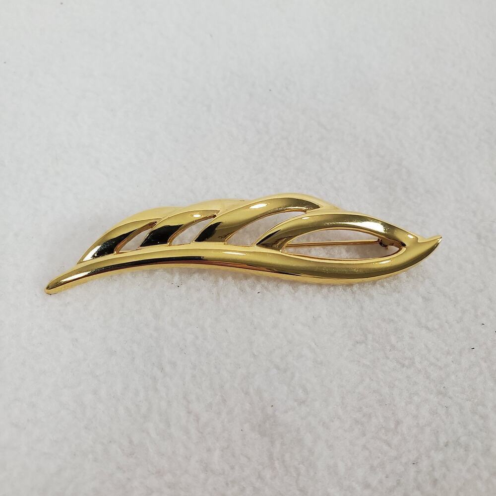 Napier Brooch Pin Signed Leaf Feather Women’s Jewelry Gold Tone Vintage